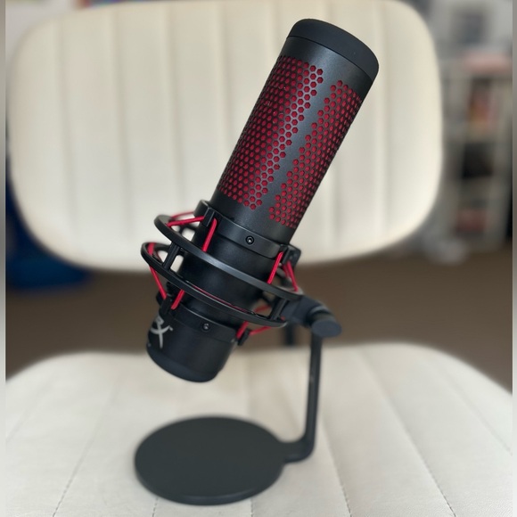 HyperX QuadCast Microphone for Gaming - Picture 6 of 11